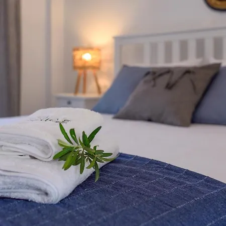 Daire Ellie's Studios-apartments *