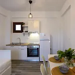 Ellie's Studios-apartments * 尼基季