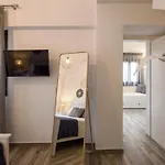 公寓 Ellie's Studios-apartments *
