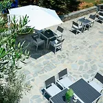 Ellie's Studios-apartments 公寓