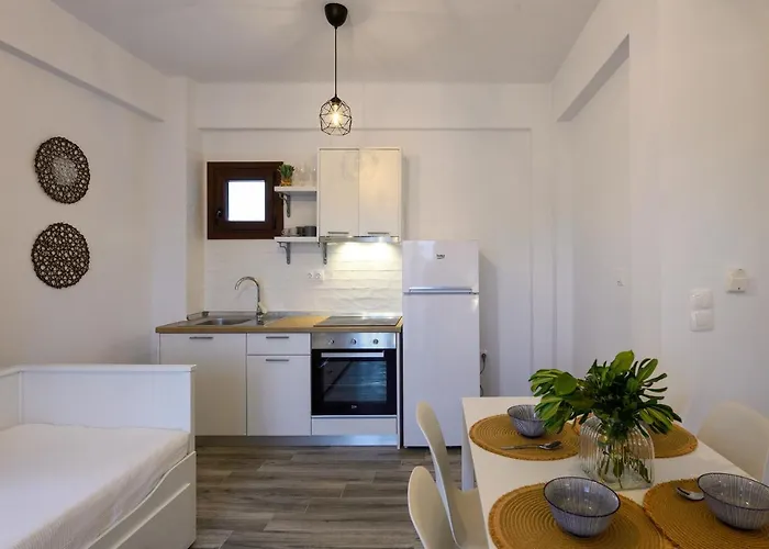 Ellie's Studios-apartments * 니키티